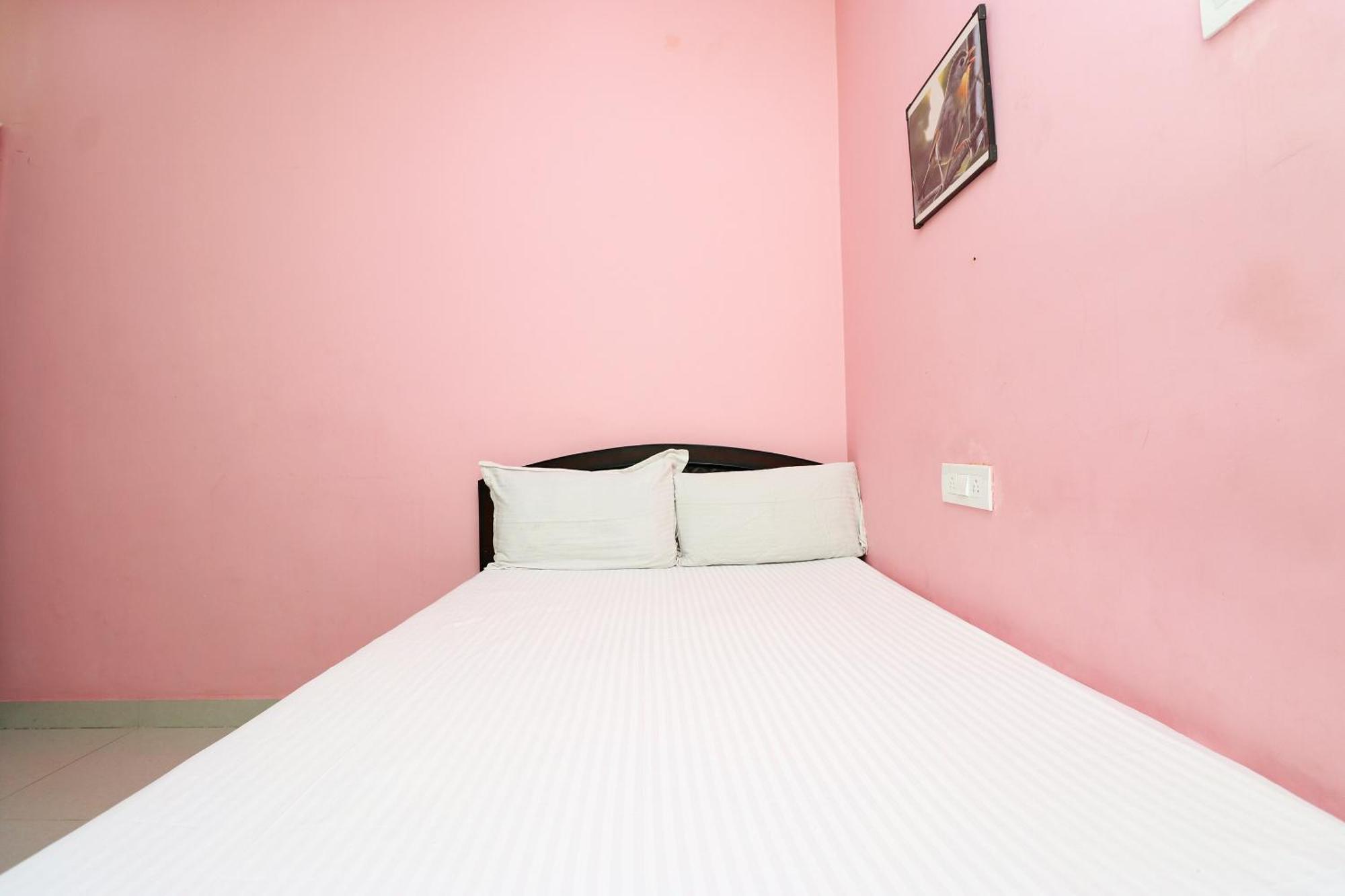 Hotel O Shri Ram Homestay Kāthgodām Eksteriør billede