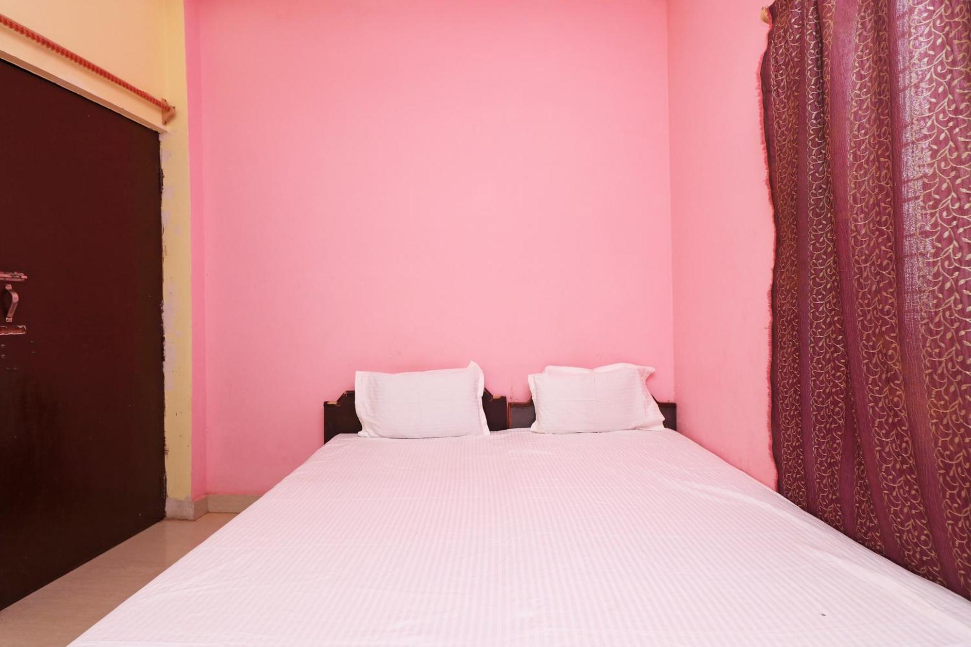 Hotel O Shri Ram Homestay Kāthgodām Eksteriør billede